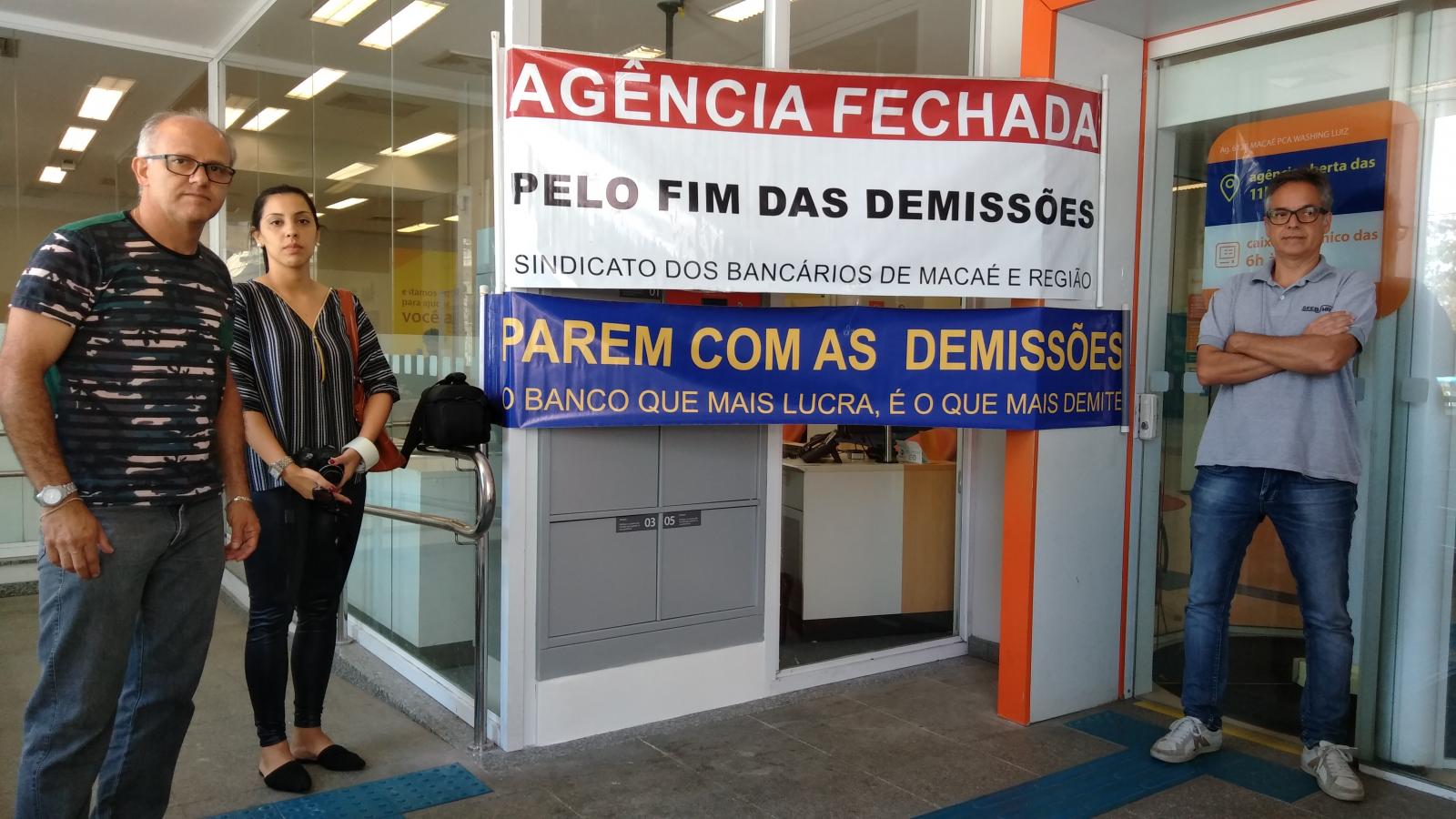 Movimento contra demissões no Itaú