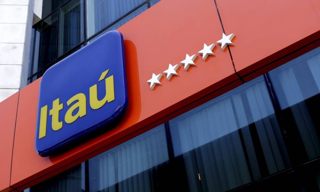 Bancária é reintegrada, após demissão arbitrária pelo banco.