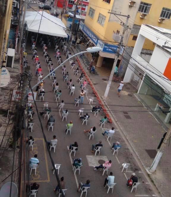 Após solicitação do Sindicato dos Bancários, fila do auxílio emergencial está sendo organizada pela guarda municipal, mantendo-se o distanciamento