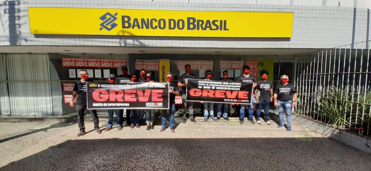 De norte a sul, BB paralisa contra reestruturação