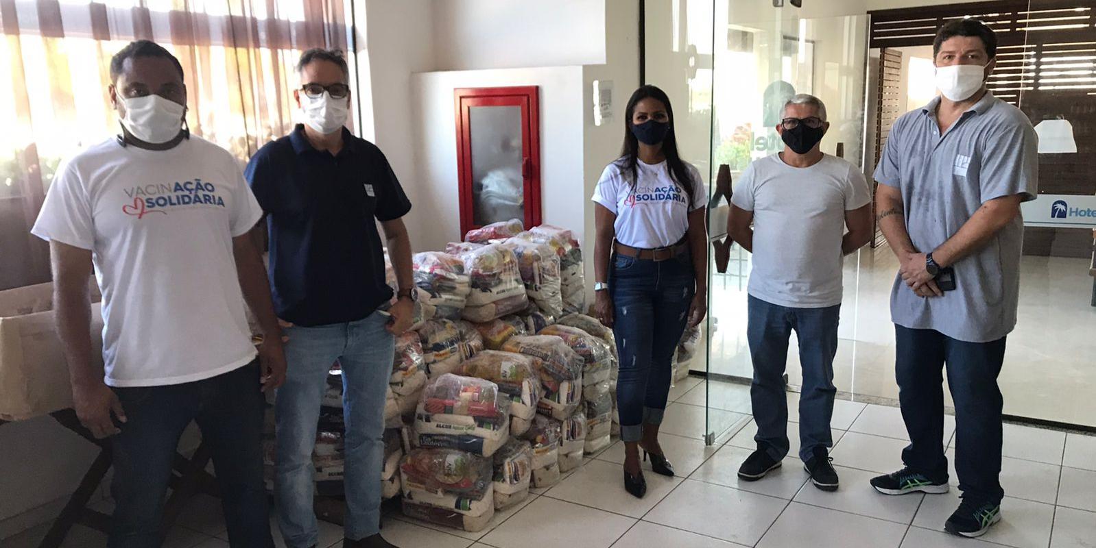Bancários de Macaé doam mais de uma tonelada de alimentos para campanha “Vacinação Solidária"