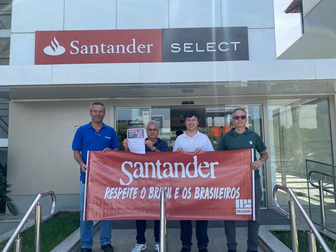 Sindicatos protestam contra postura do Santander
